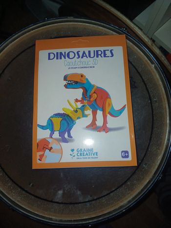 Construction caoutchouc dinosaures