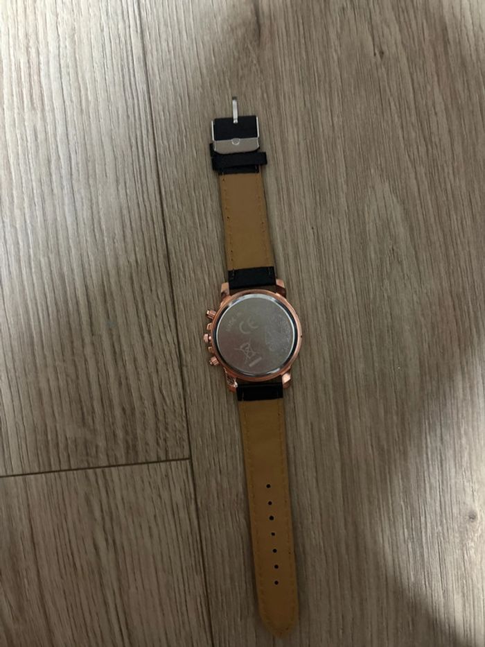 Montre - photo numéro 2
