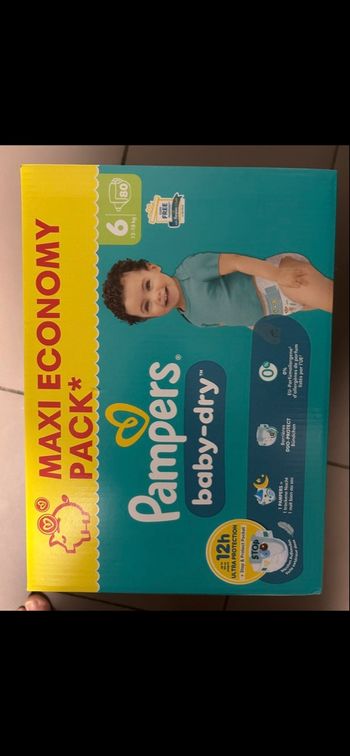 1 carton de couches Pampers t 6 