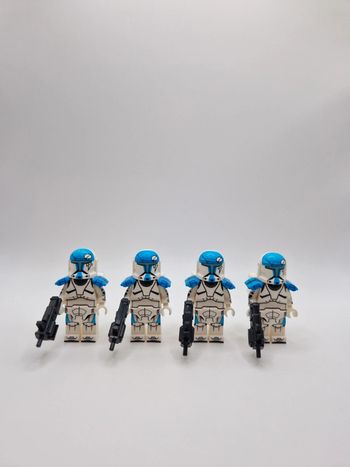 Figurines type lego 4 clones bleu star wars