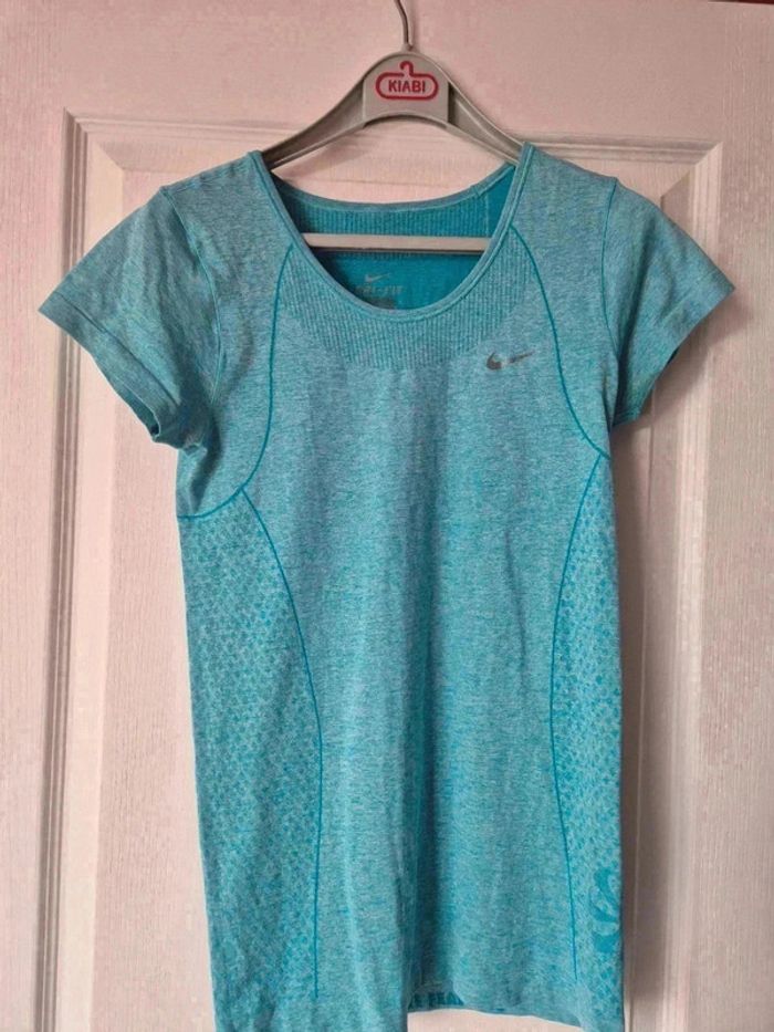 Tee shirt