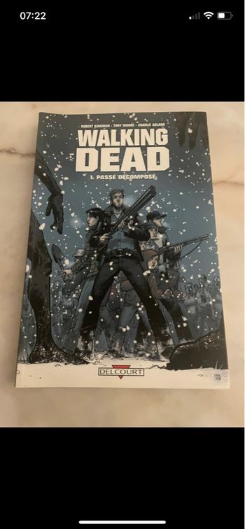Livre /BD Walking Dead tome 1