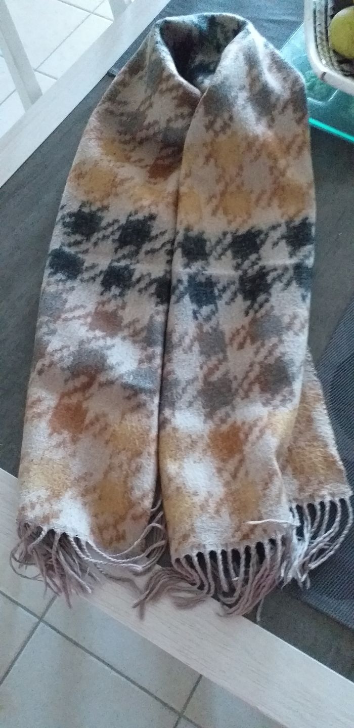 Écharpe plusieurs couleurs