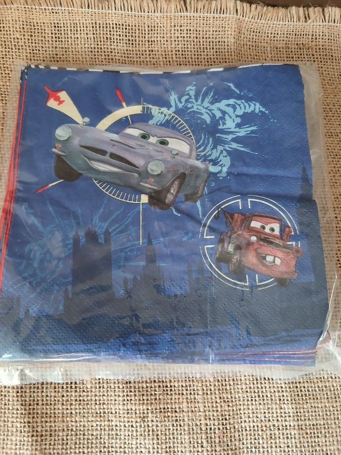 Lot de 15 serviettes en papier cars 2 disney pixar - photo numéro 2