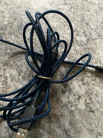 Câble pour manette ps4
