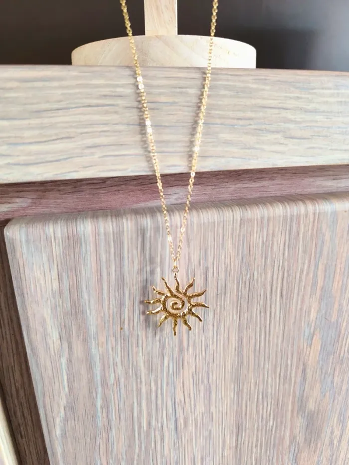 Sautoir ou collier long avec soleil - photo numéro 2