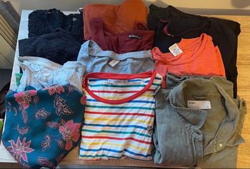 Lot de 11  hauts taille L - marques multiples