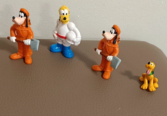 Lot 4 figurines pluto dingo - photo numéro 2