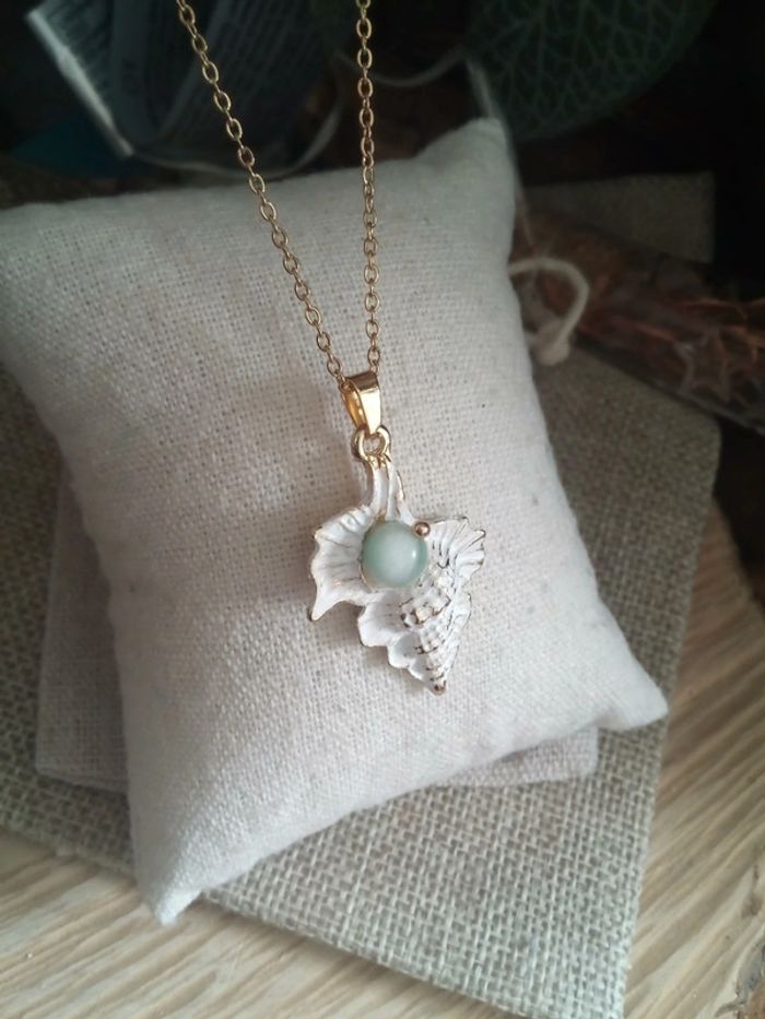 Collier coq'uillage et perle de larimar naturelle