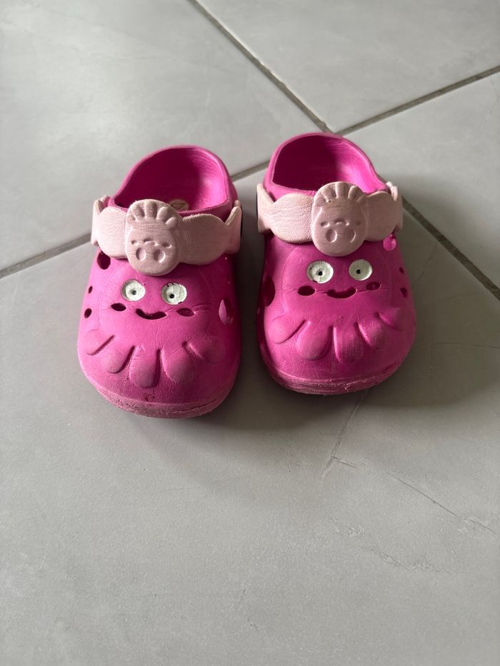 Crocs taille 23 - photo numéro 1