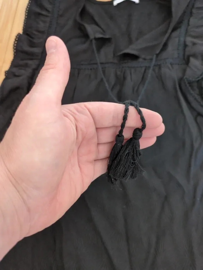 Haut/ blouse noire - photo numéro 4