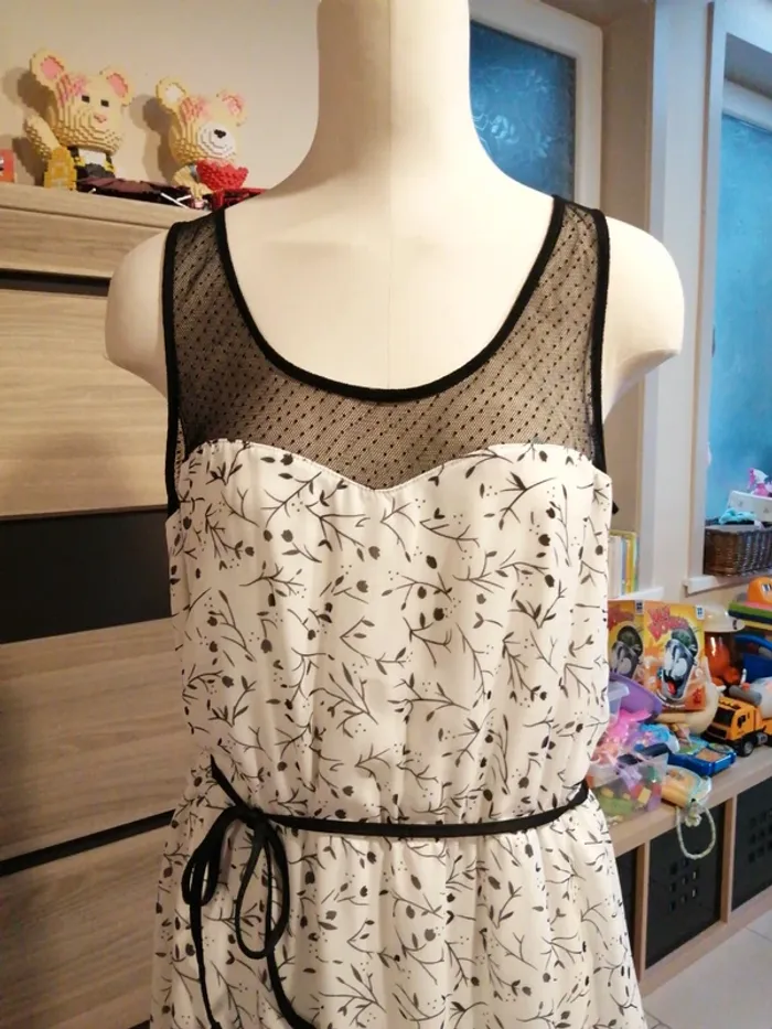 Robe courte - photo numéro 2