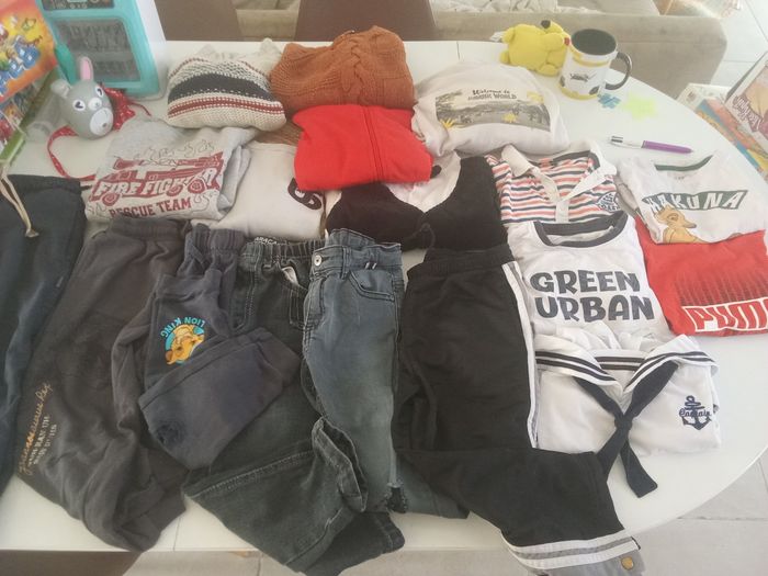 Lot 19 pièces  vêtements  5 ans garçon