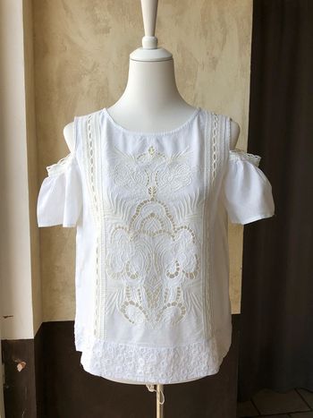 Top blanc brodé épaules dénudées Zara M