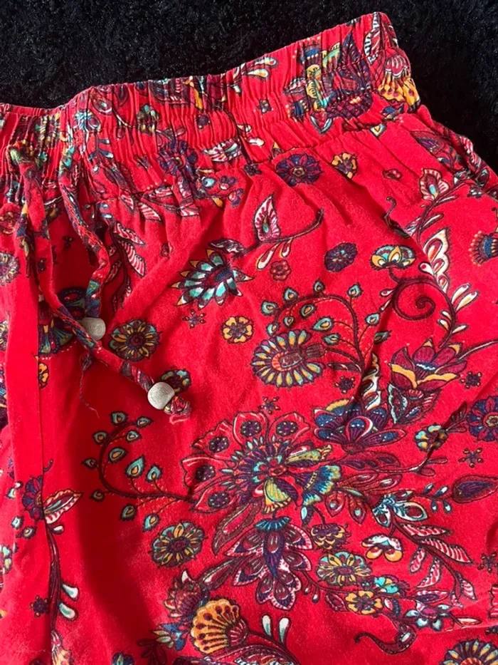 Short rouge - photo numéro 3