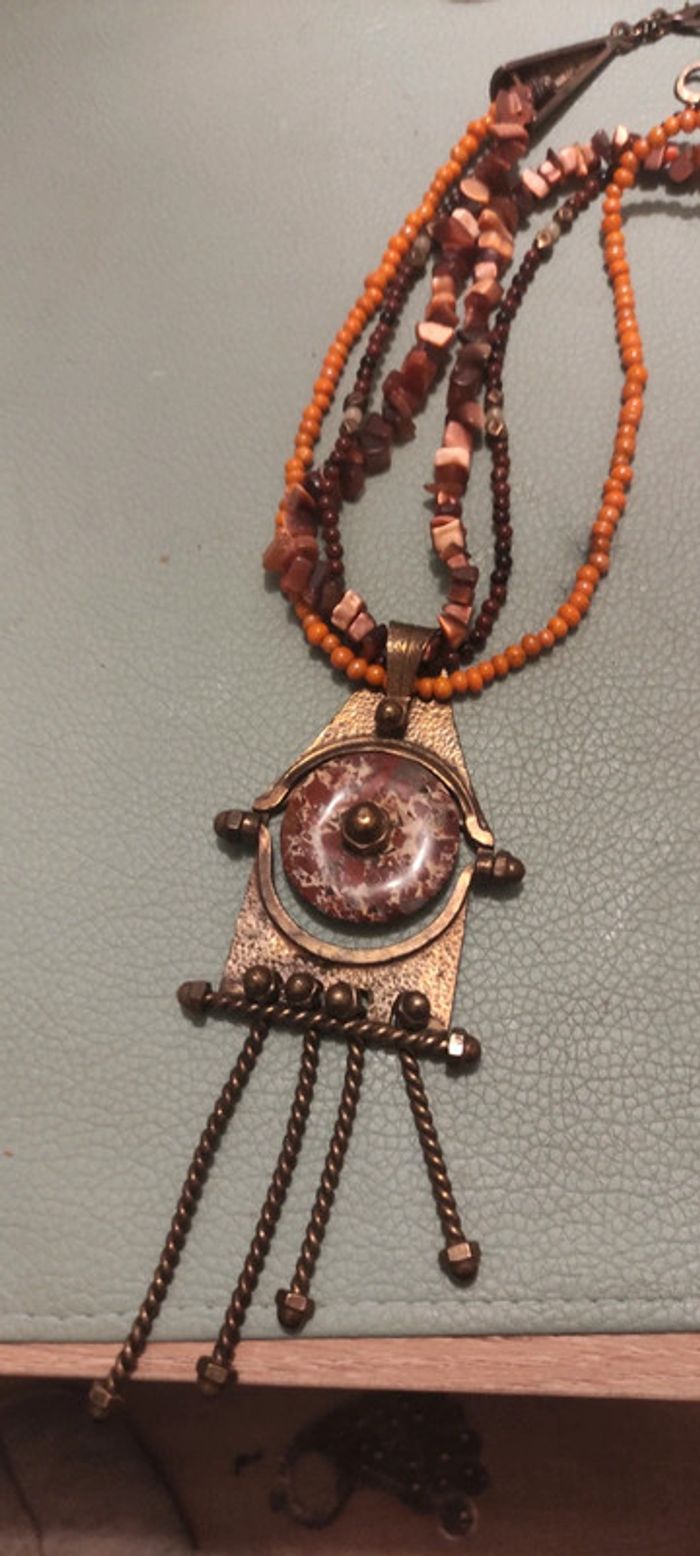 Collier ethnique pierre semi précieuse