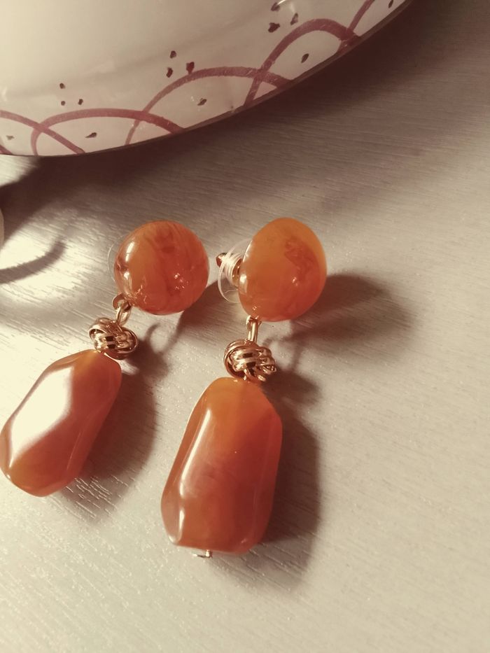 👍 Automne 2025 👍 Boucles d'oreilles dorées et résine colorée Des  Petits Hauts Feeka 🌸 - photo numéro 2