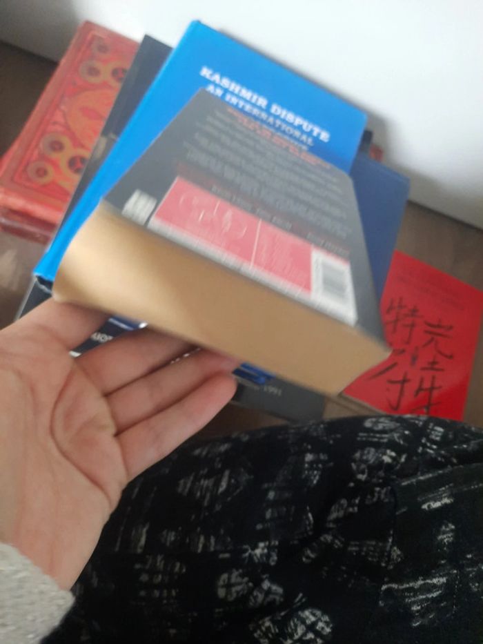 Livre en anglais damages goods p j - photo numéro 4