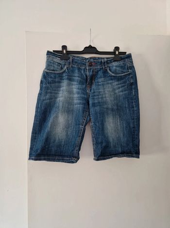 Short bermuda femme jean taille 40 TBE yessica