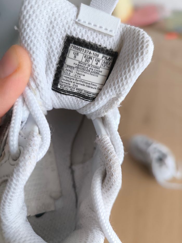 Basket fila taille 20 - photo numéro 3