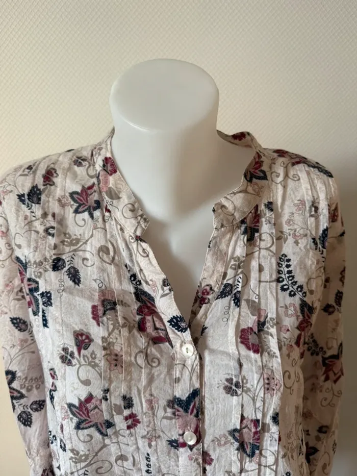 Blouse à fleur grande taille en très bon état taille 48 vetissimo - photo numéro 3