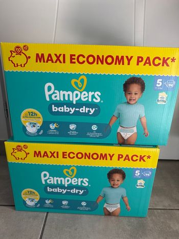 Couches Pampers baby dry taille 5