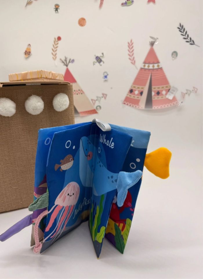 Livre d’éveil anglais bébé en tissu au choix | Jouet sensoriel 0-12 mois - photo numéro 4