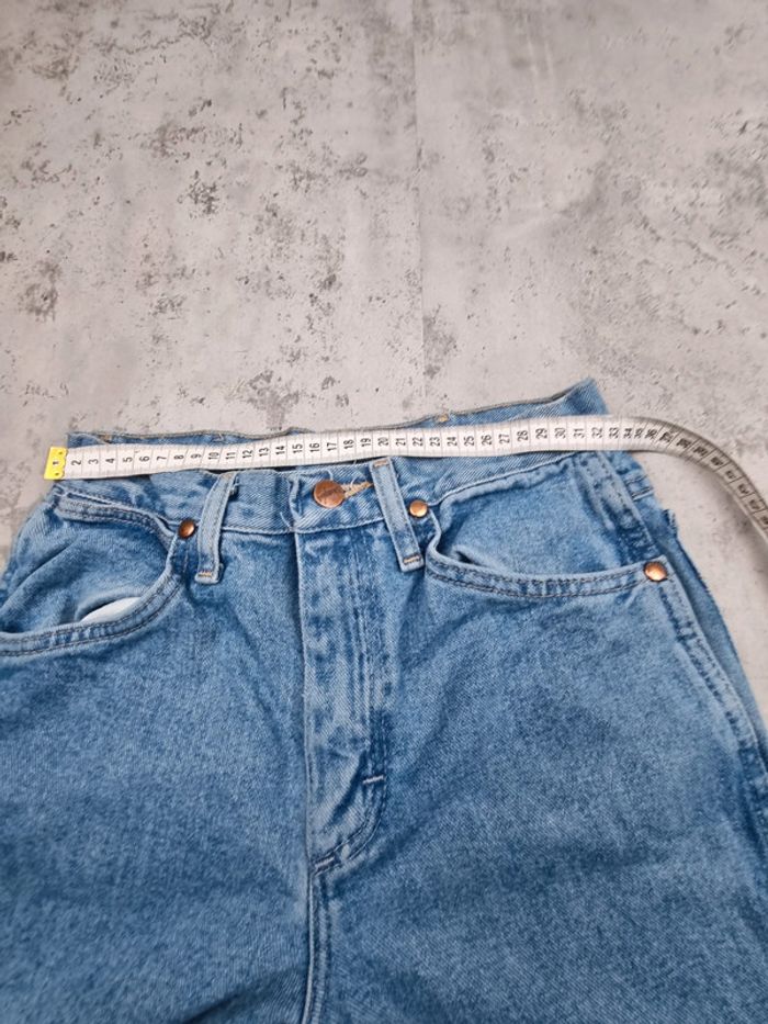 Jean Wrangler Homme bleu clair Taille 28x30 (mesures en photos) - photo numéro 4