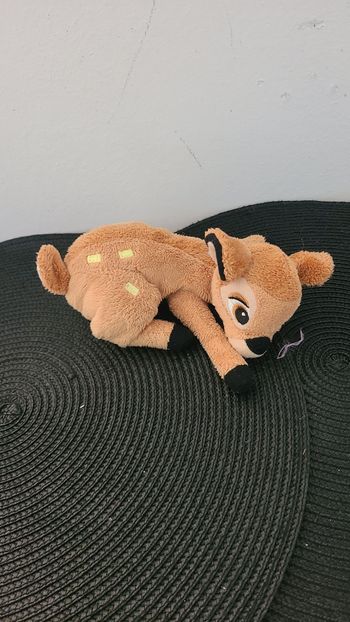 Petite Peluche doudou Bambi allongé DISNEY marron beige jaune billes corps 20 cm
