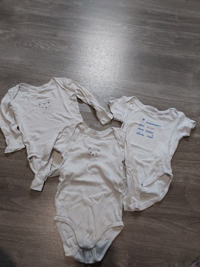 Lot bodys bébé garcon