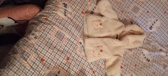 Manteau  3 mois marque tape à l'œil