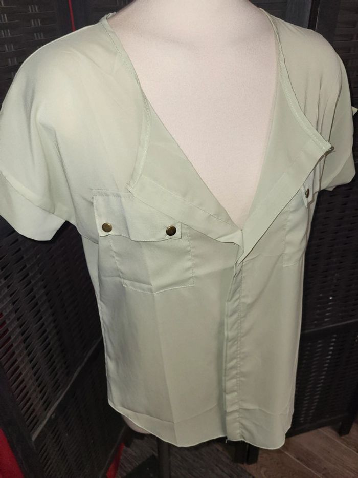 Chemise neuve taille 38/40 - photo numéro 2