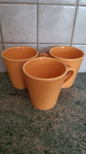 Lot 5 mugs