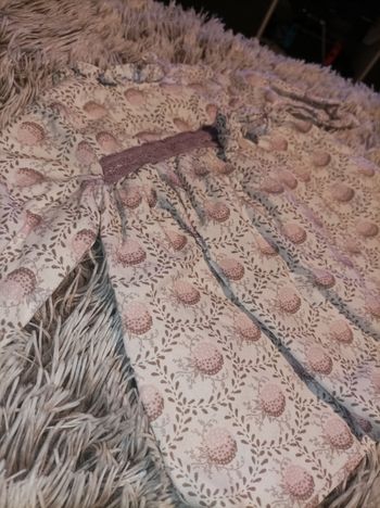 Robe avec dentelle et col