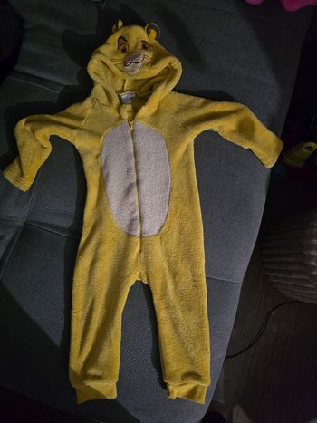 Vend pyjama combinaison roi lion 