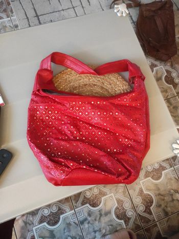 Sac à main rouge neuf