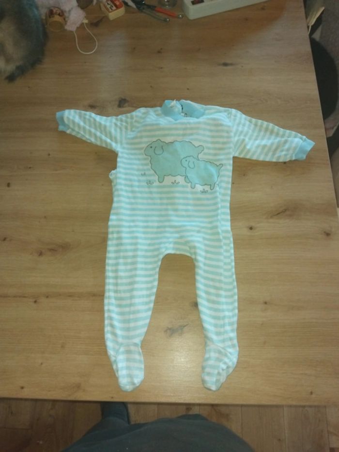 2 Pyjamas 6 mois - photo numéro 4