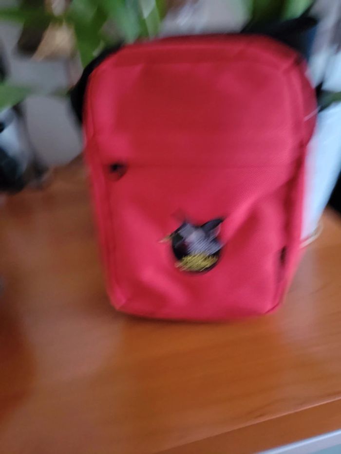 Pochette chevignon rouge. Neuve - photo numéro 2