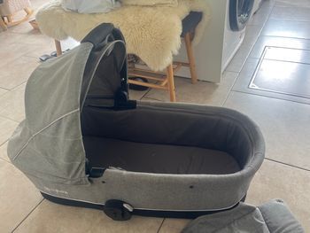 Poussette trio + base voiture + adaptateurs