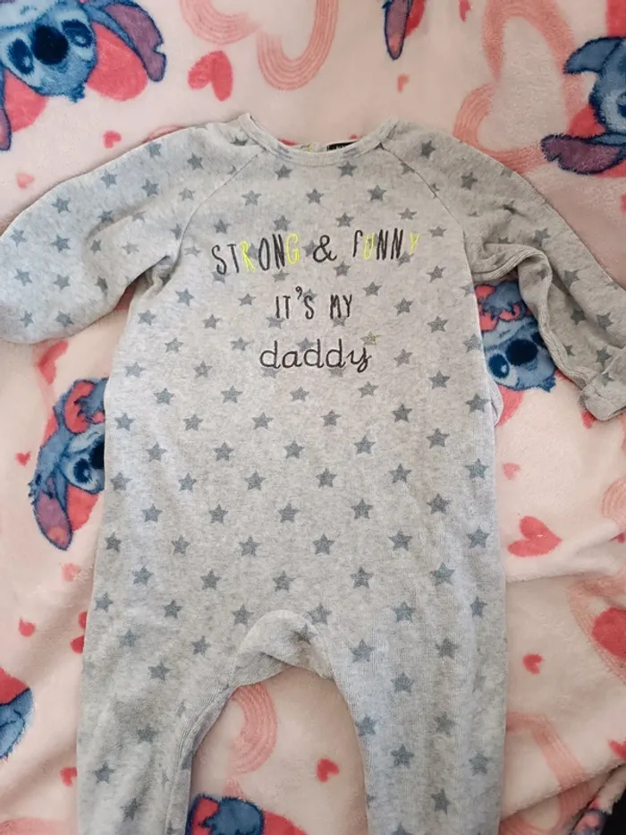 Pyjamas épais kiabi taille 12 mois