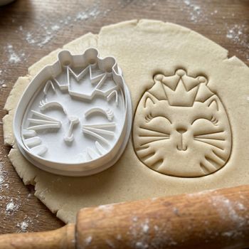 Emporte-pièce Chat Princesse Kawaii avec Couronne pour Biscuits, Sablés et Pâte à Sucre