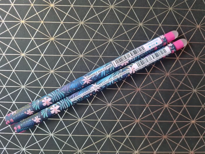 Legami Fleur 🌸Logo Legami + Fleur ⭐étoile 1ère édition = 2 Stylos Neufs - photo numéro 4