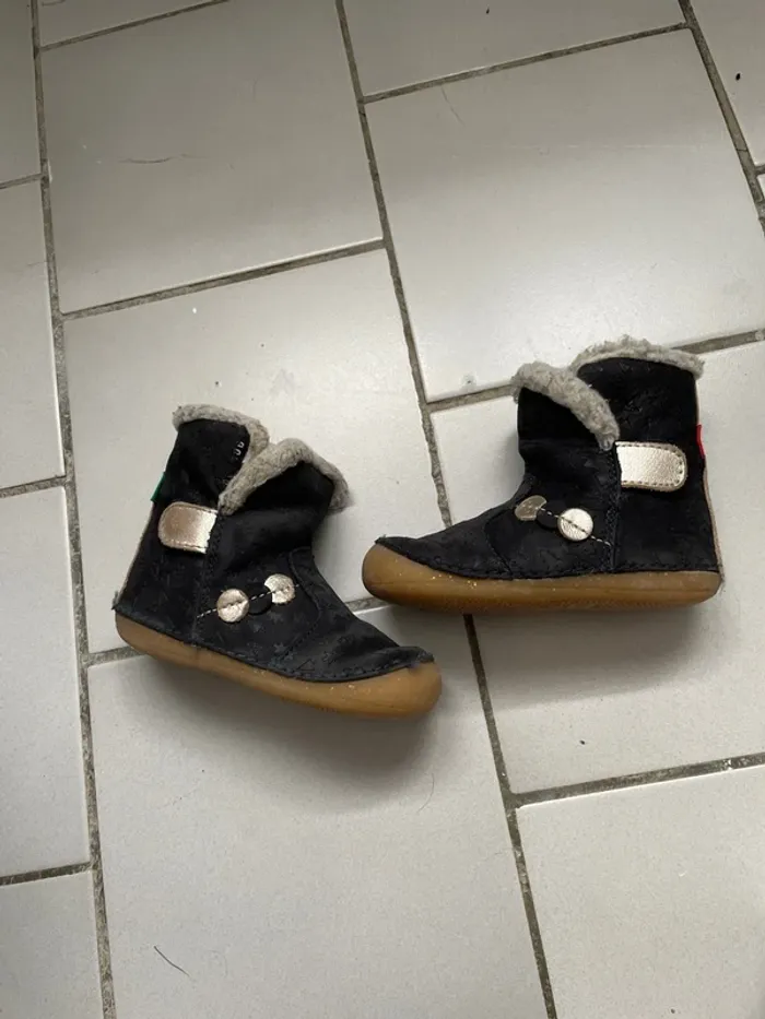 Bottines bottes kickers taille 24