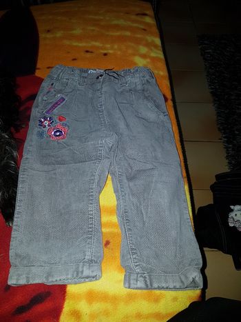 Pantalon gris. 18 mois.