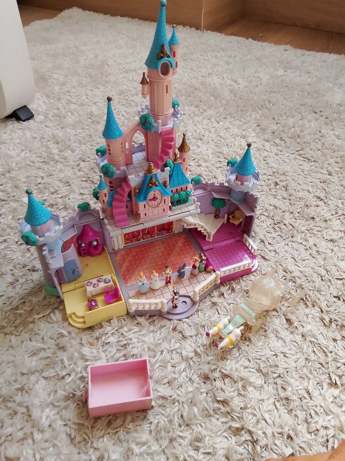 Château de Cendrillon Polly pocket  personnages et carrose - photo numéro 2