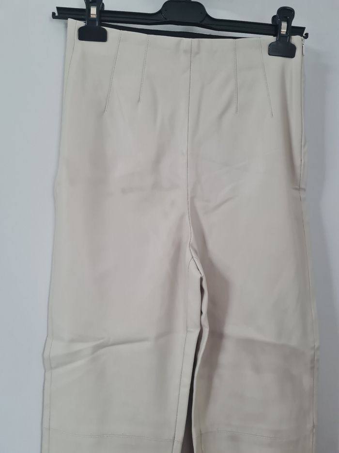 Pantalon faux cuir zara beige - photo numéro 2