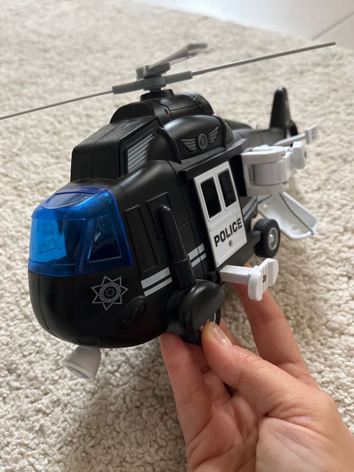 Hélicoptère de police - photo numéro 3