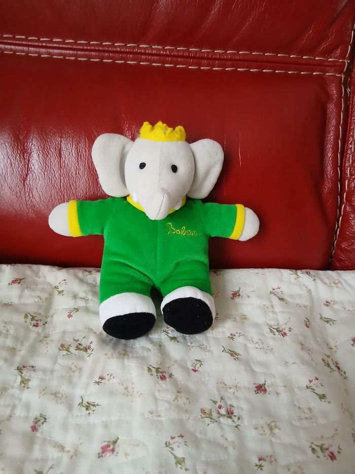 Doudou-Peluche Babar avec grelot *18 cm