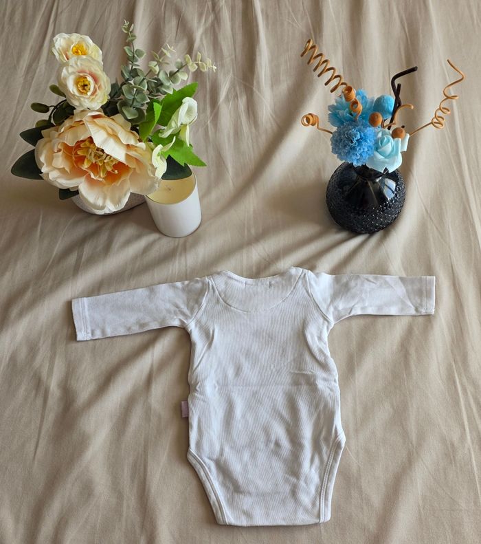 LuluCastagnette Lot Pyjama Bonnet Body Coton Blanc Violet Très bon état 3 mois - photo numéro 6