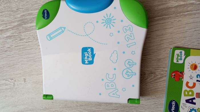 Magibook VTech et 4 livres jeux - photo numéro 9